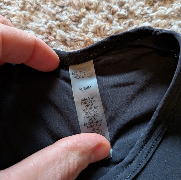 Beyond Yoga Back Cutout Cropped Long Sleeve - Picture 4 of 5